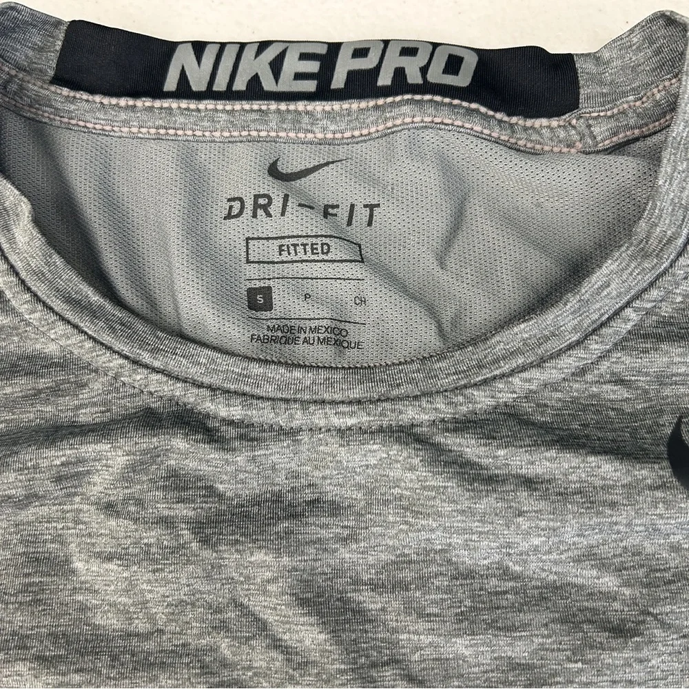 Nike Pro Fitted Short Sleeve Gray Shirt - Men's Small!
